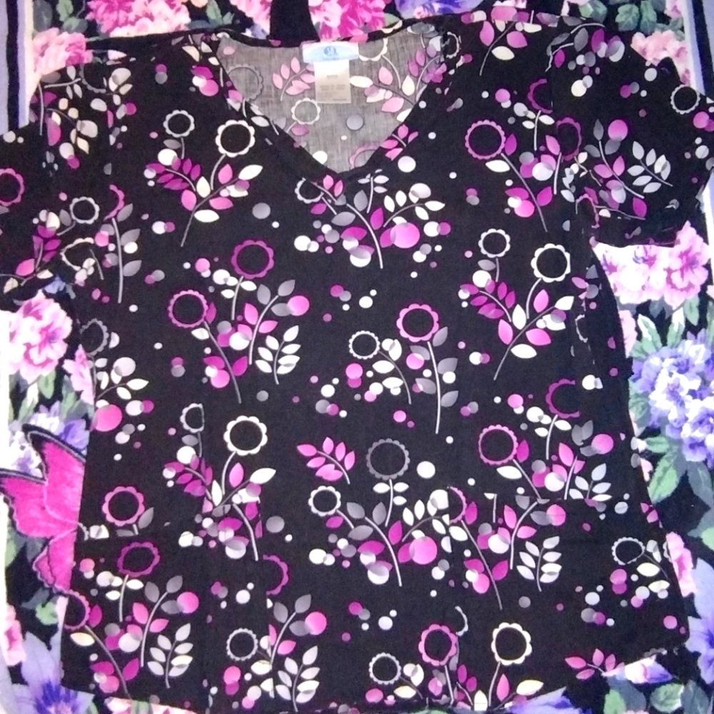 Women's "SB scrubs" scrub top